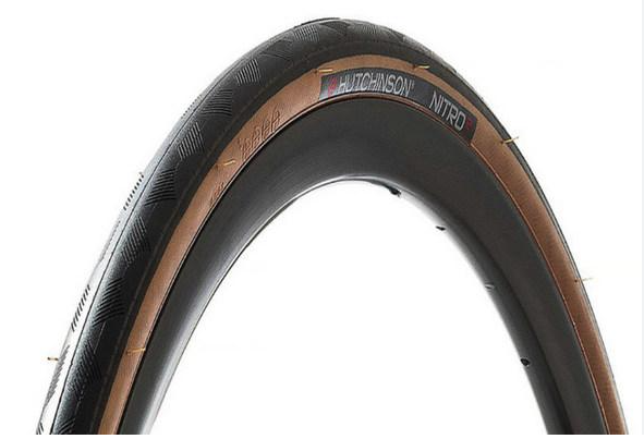 [PV704061] **HUTCHINSON NITRO 2 TYRE 700 x 28 TAN WALL